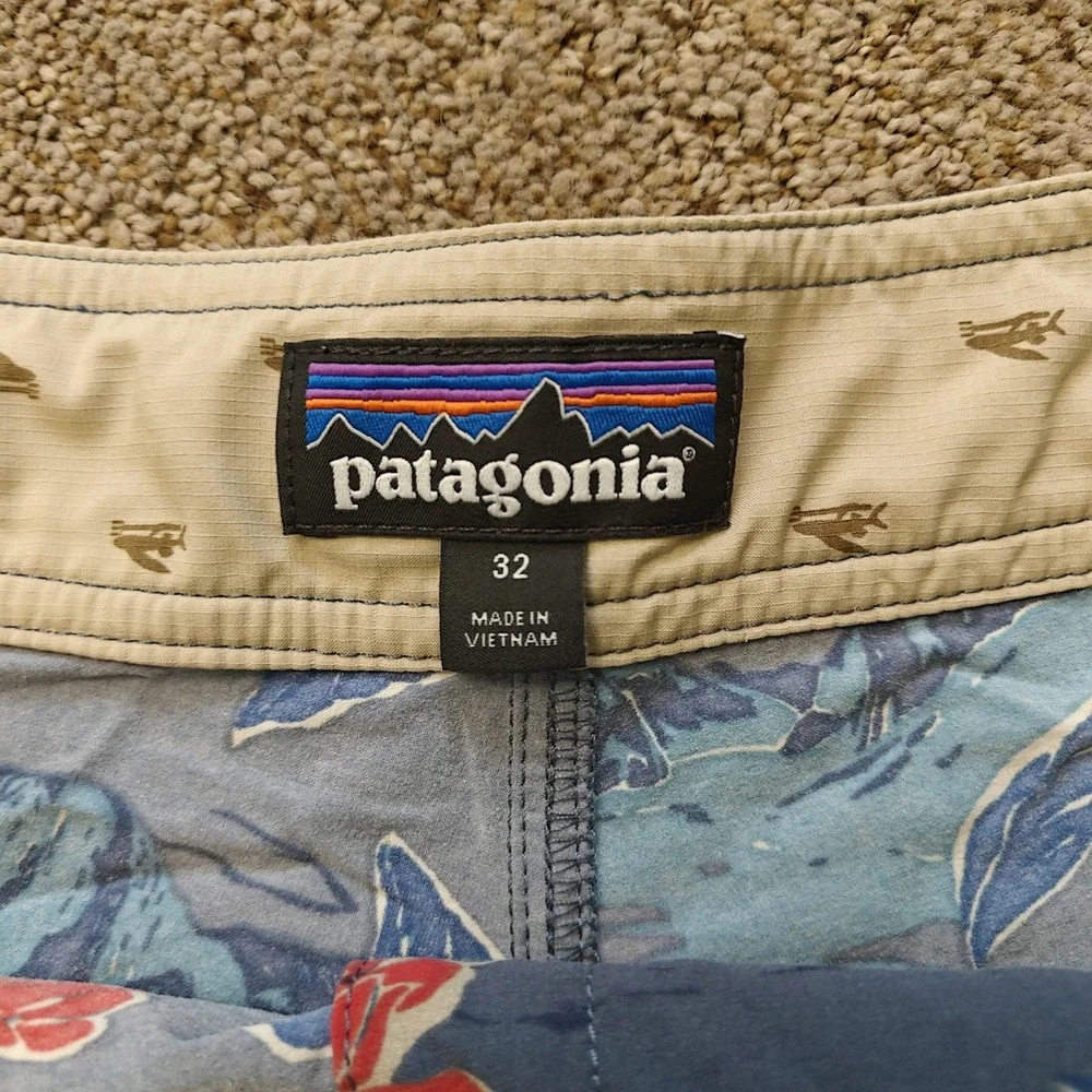 Patagonia‎ Mens 32 Board Shorts Blue Floral Tropical Scalloped Hem Stretch Swim